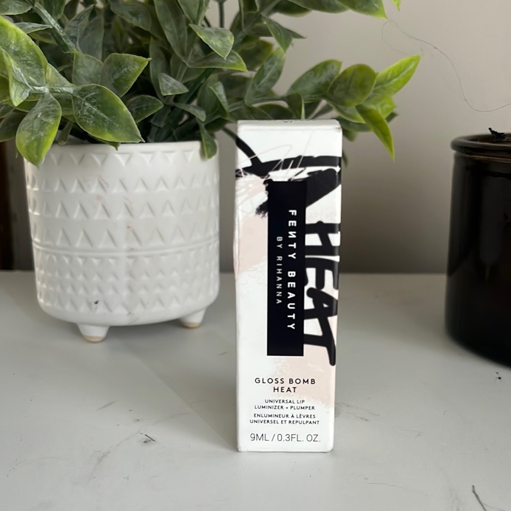 Fenty Beauty Gloss Bomb Heat in Hot Cherry